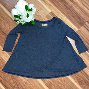 Hollister 3/4 Sleeve Flowy Casual Top